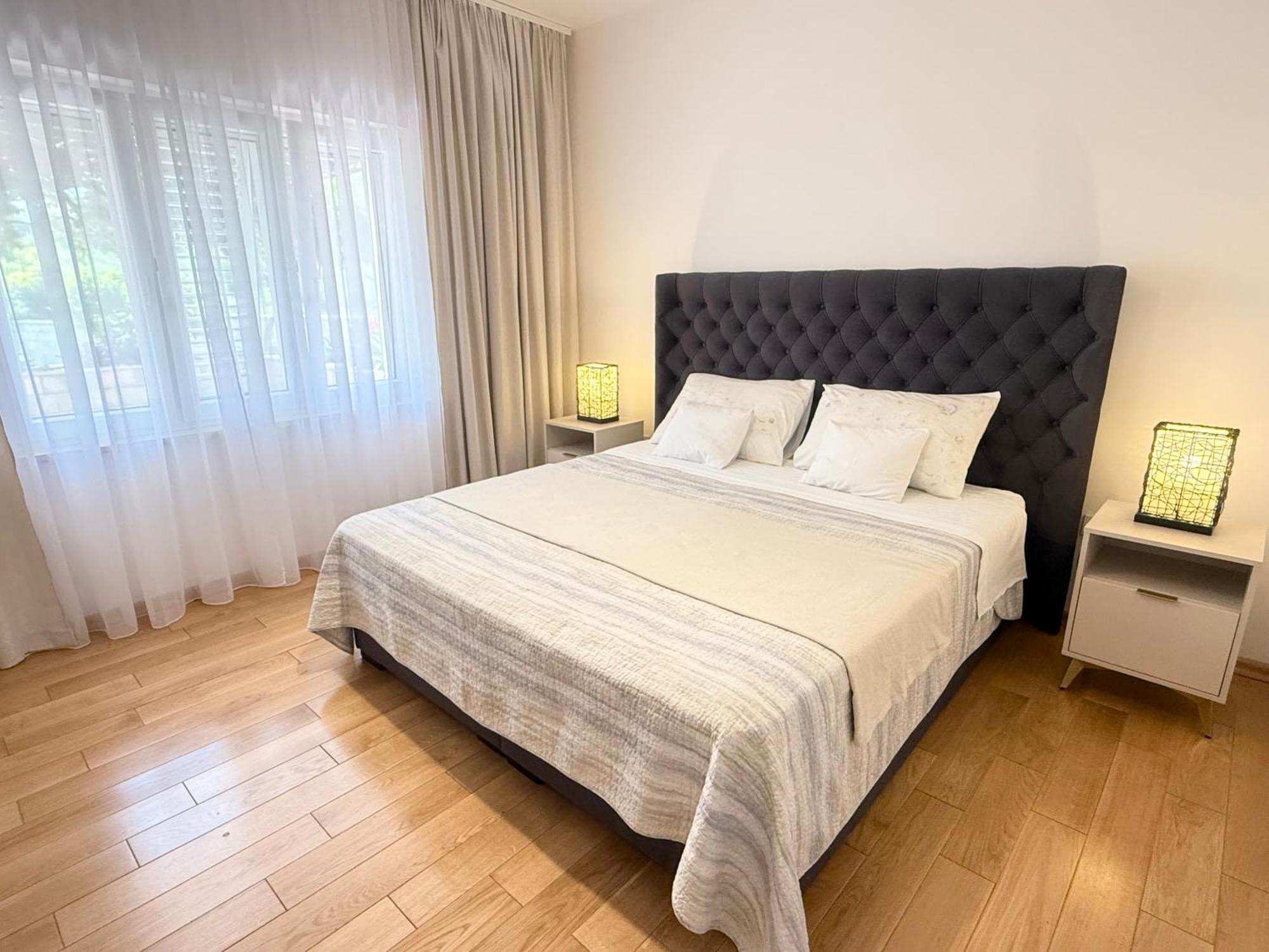 Green Park Apartment